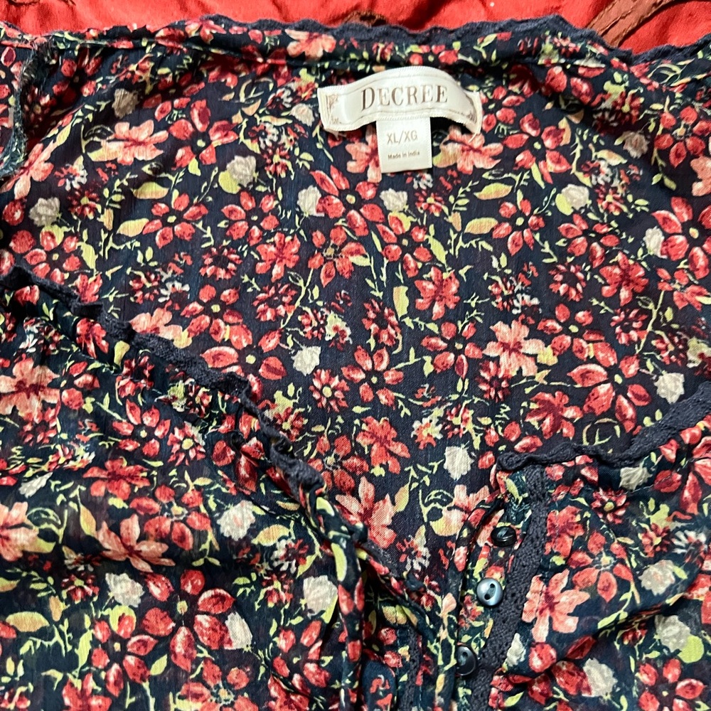 Decree Floral Button-Up Blouse